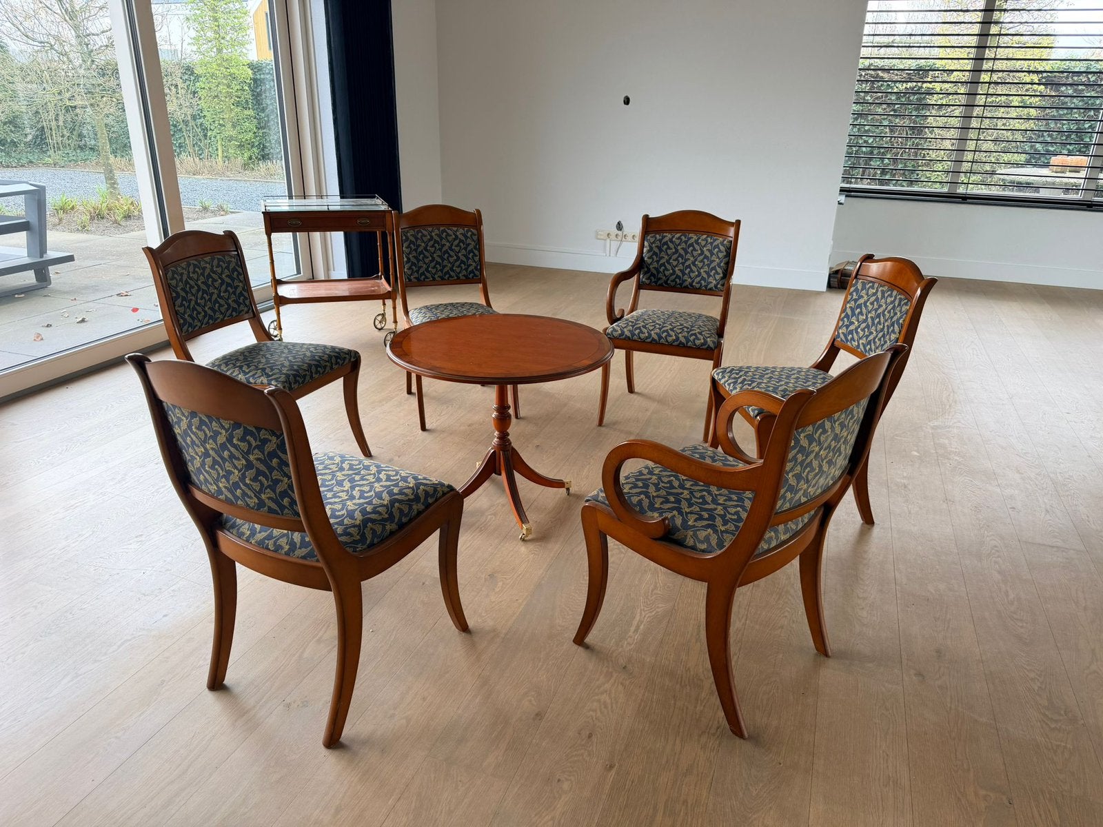 Heldense tafel met 6 stoelen, Ophalen
