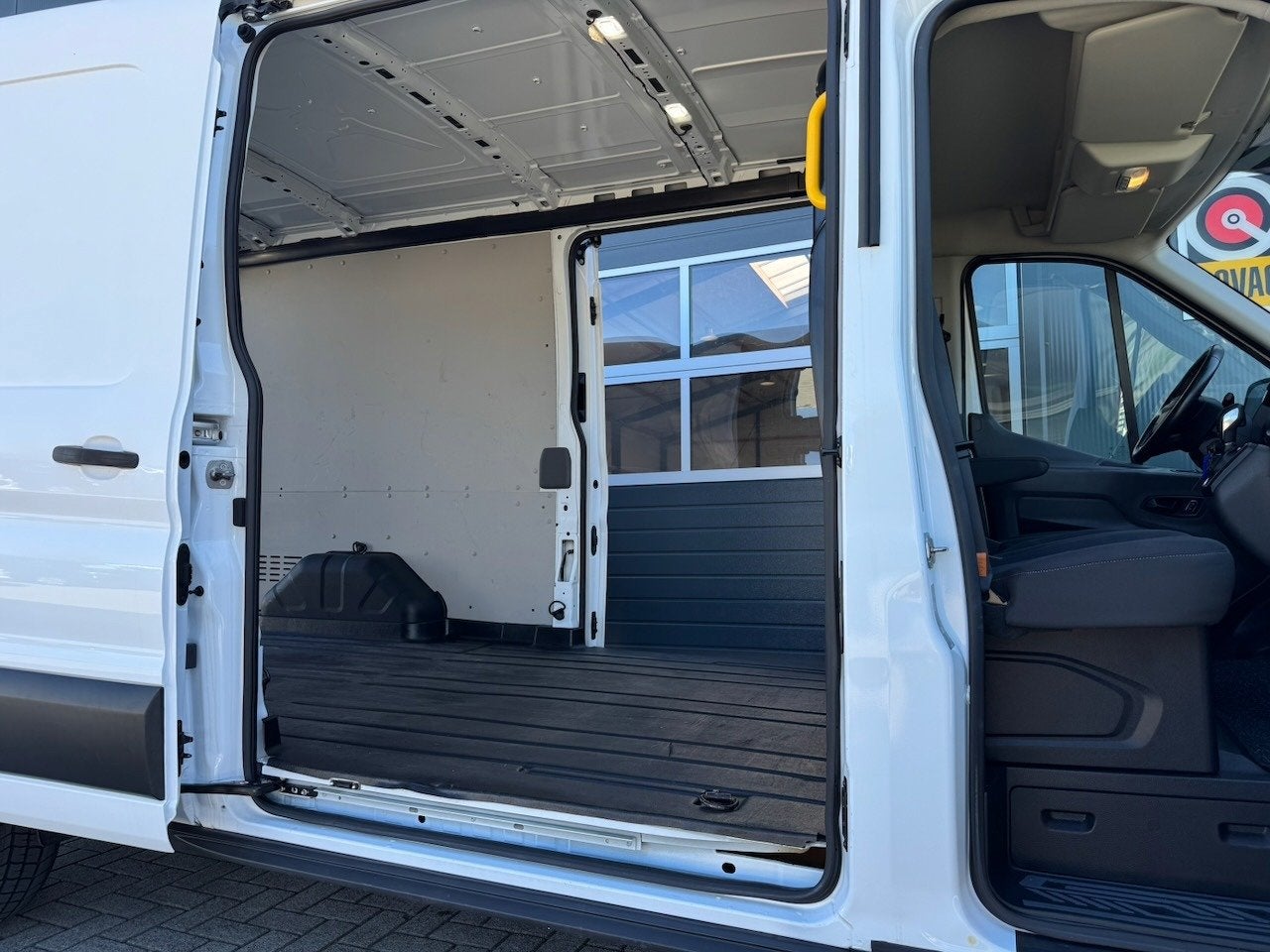Ford Transit 350 2.0 TDCI 130pk L3H2 Trend AUTOMAAT | 2 X SC, Dealer onderhouden, Stof, 4 cilinders, Wit