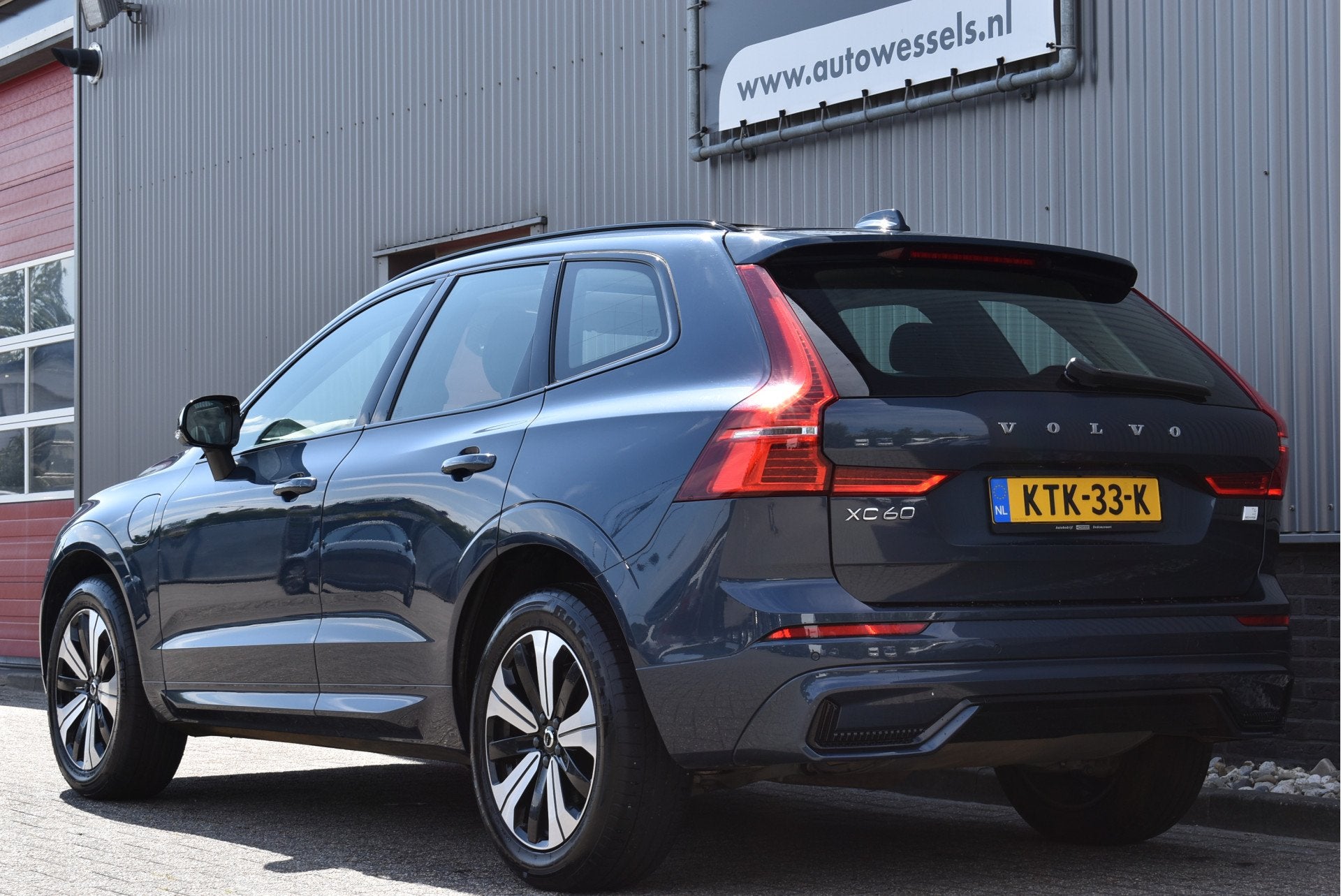 Volvo XC60 2.0 T6 Plug-in hybrid AWD Plus Dark Panoramadak,, Auto's, Automaat, Gebruikt, Euro 6, 4 cilinders