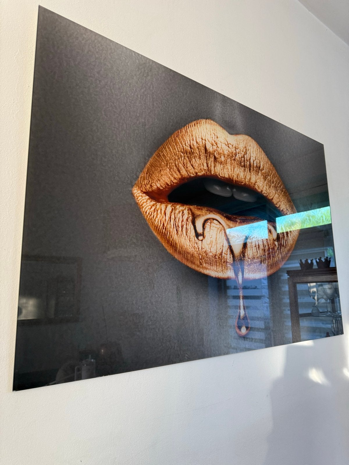Moderne wanddecoratie: Gouden lippen met druipende verf, Ophalen, Zo goed als nieuw, 75 tot 100 cm, Print