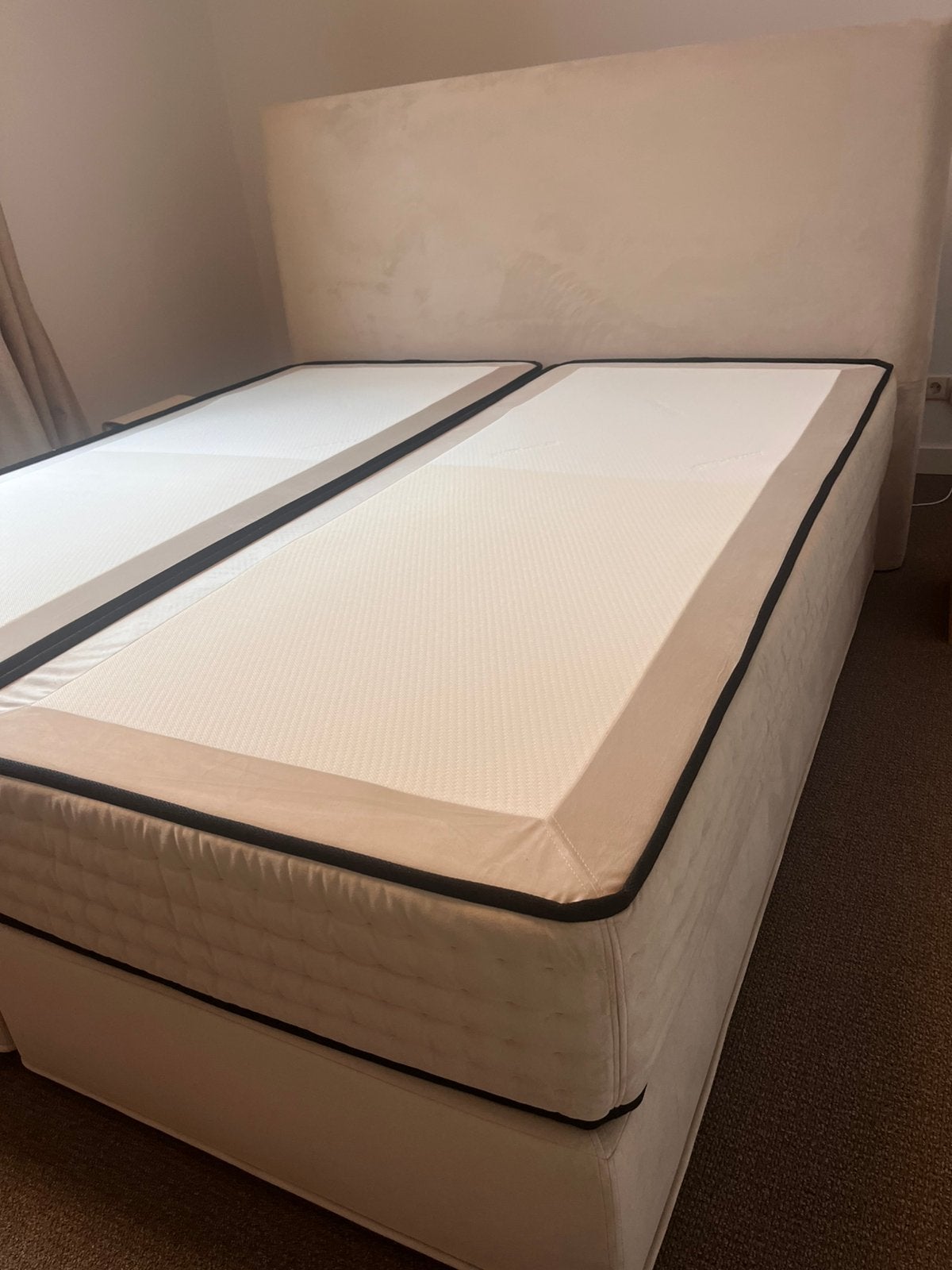 Swiss sense royal boxspring, Huis en Inrichting, Slaapkamer | Boxsprings, Ophalen of Verzenden, 180 cm, Crème, Klassiek