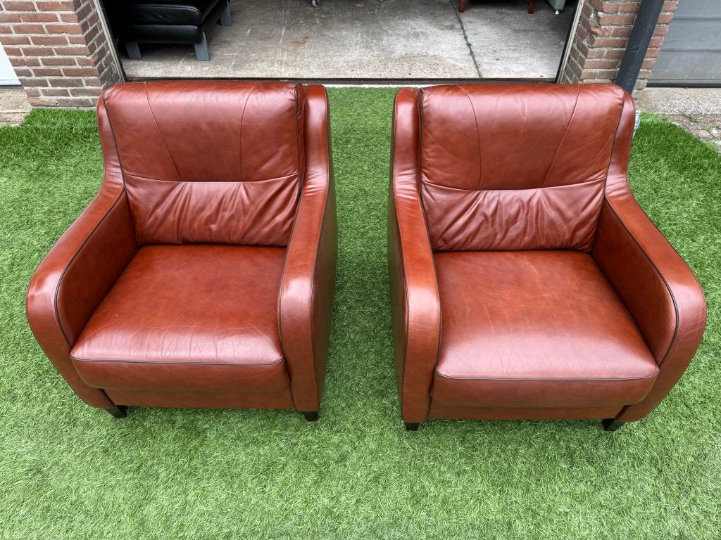 Twee senioren stoelen bruin leer met zwarte bies!, Ophalen, Geen, Design, 75 tot 100 cm