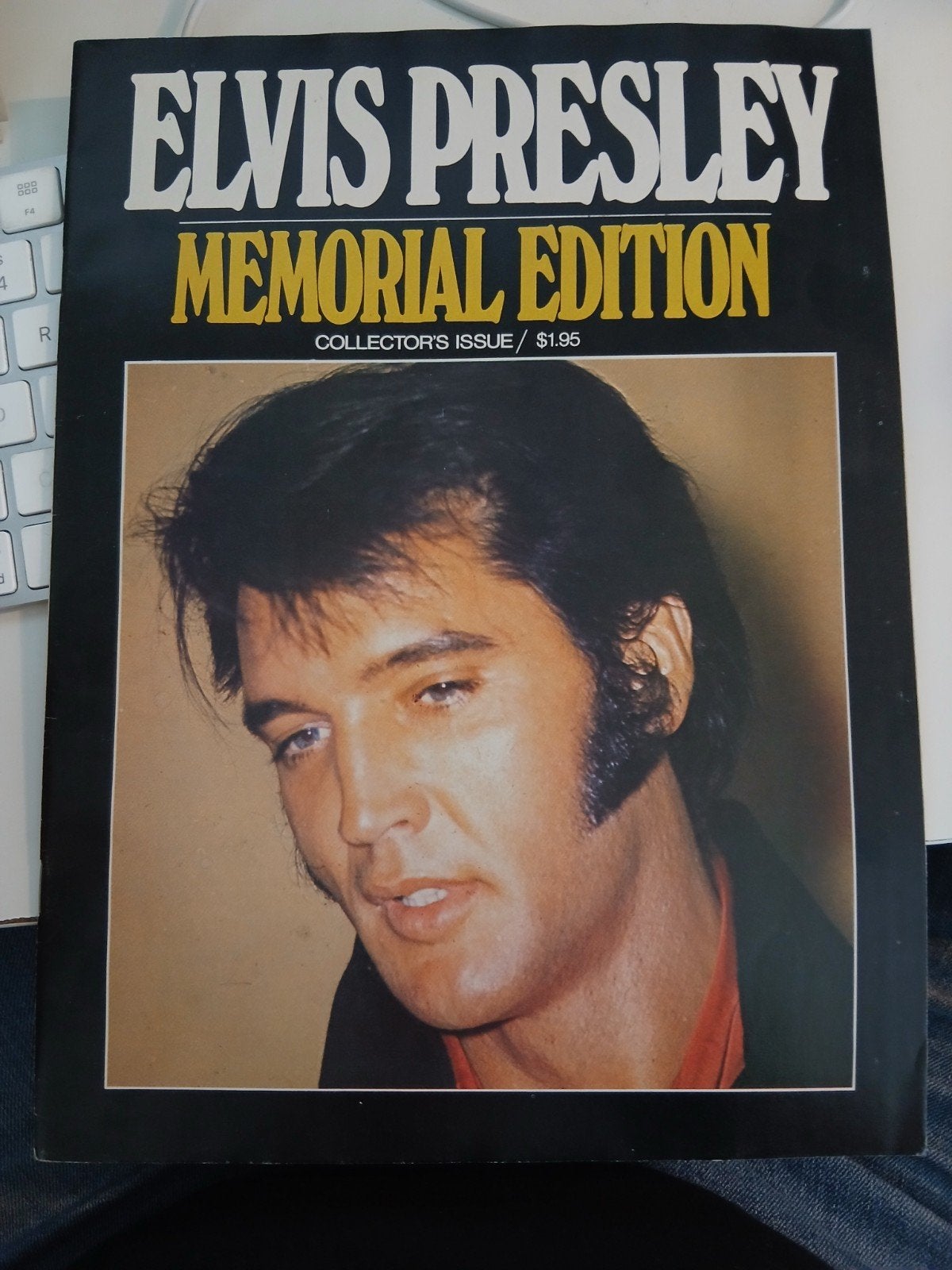 Elvis Presley Memorial Edition - Collector's Issue, Ophalen of Verzenden, Zo goed als nieuw, Muziek, Film of Tv