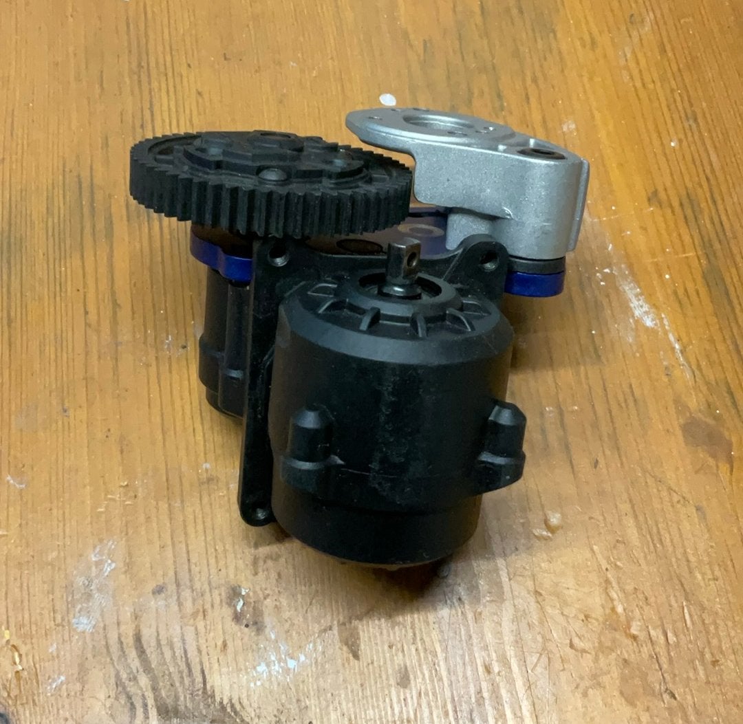 Traxxas E-Revo 1/10 midden differentieel met motorsteun, Ophalen of Verzenden, Zo goed als nieuw, Groter dan 1:32, Overige merken