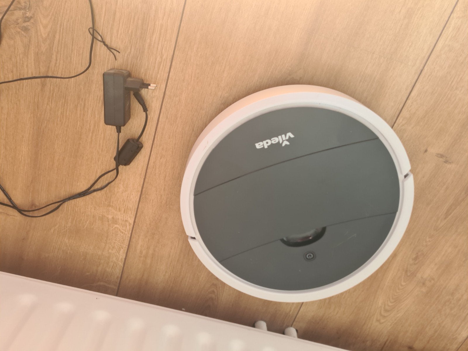 Vileda VR ONE Robotstofzuiger, Draadloos, Ophalen of Verzenden, Zo goed als nieuw, Robotstofzuiger