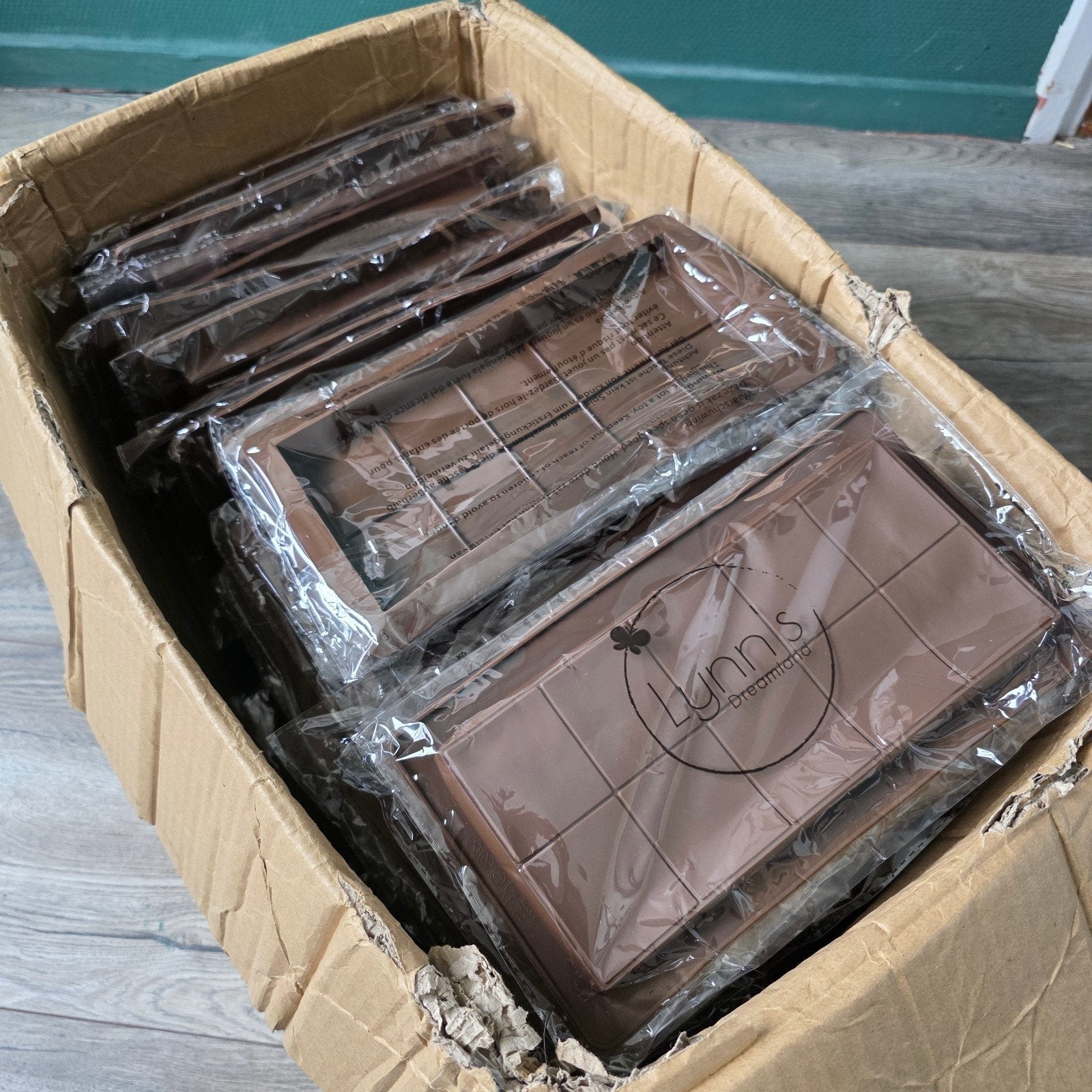 Partij met circa 200 siliconen bakvormen, Hobby en Vrije tijd, Taarten en Cupcakes maken, Ophalen of Verzenden, Nieuw, Bakvorm