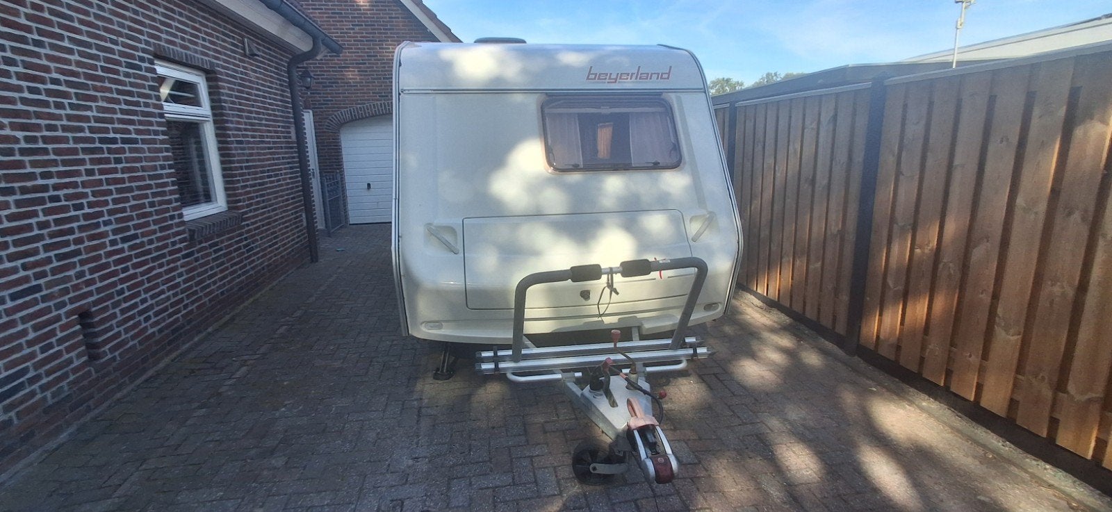 Beyerland Sprinter 490 TKM - Ruime gezinscaravan uit 2003, Vast bed, Treinzit, Particulier, Luifel