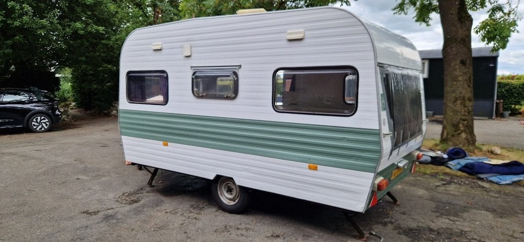 Caravan chateay touring 390 confort ( met ruit schade ), Caravans en Kamperen, Overige merken, Vast bed, Koelkast, Tot en met 2
