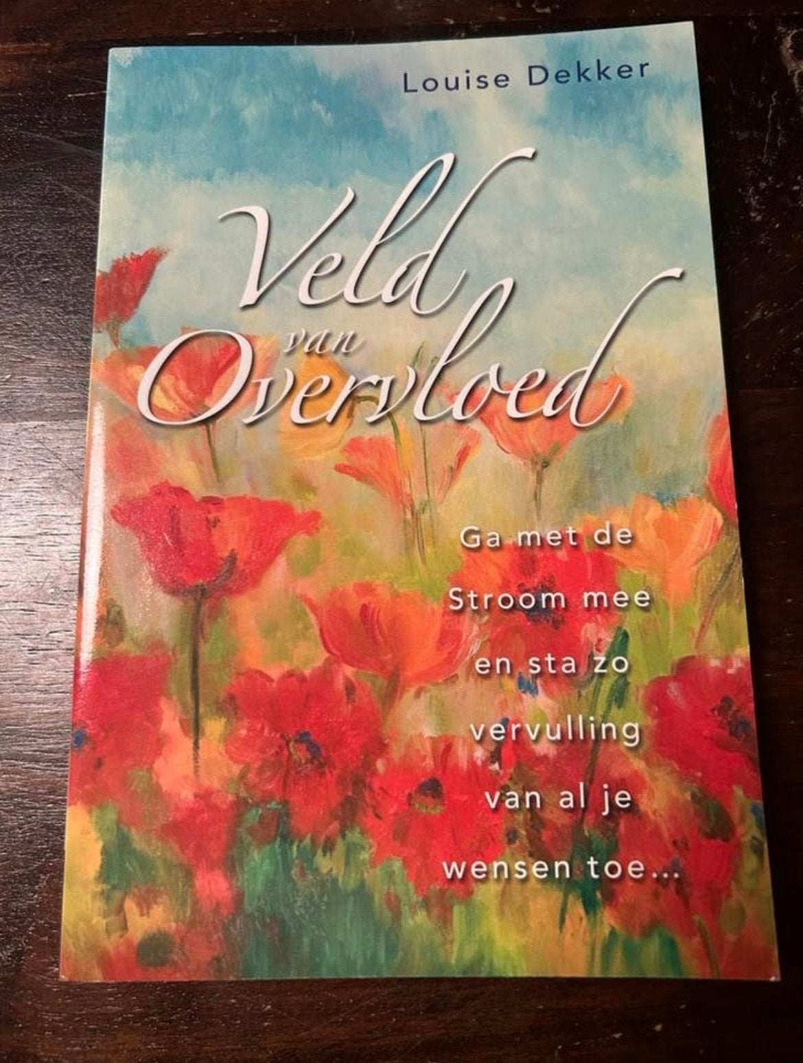 Veld van Overvloed - Louise Dekker (Boek), Ophalen of Verzenden, Zo goed als nieuw