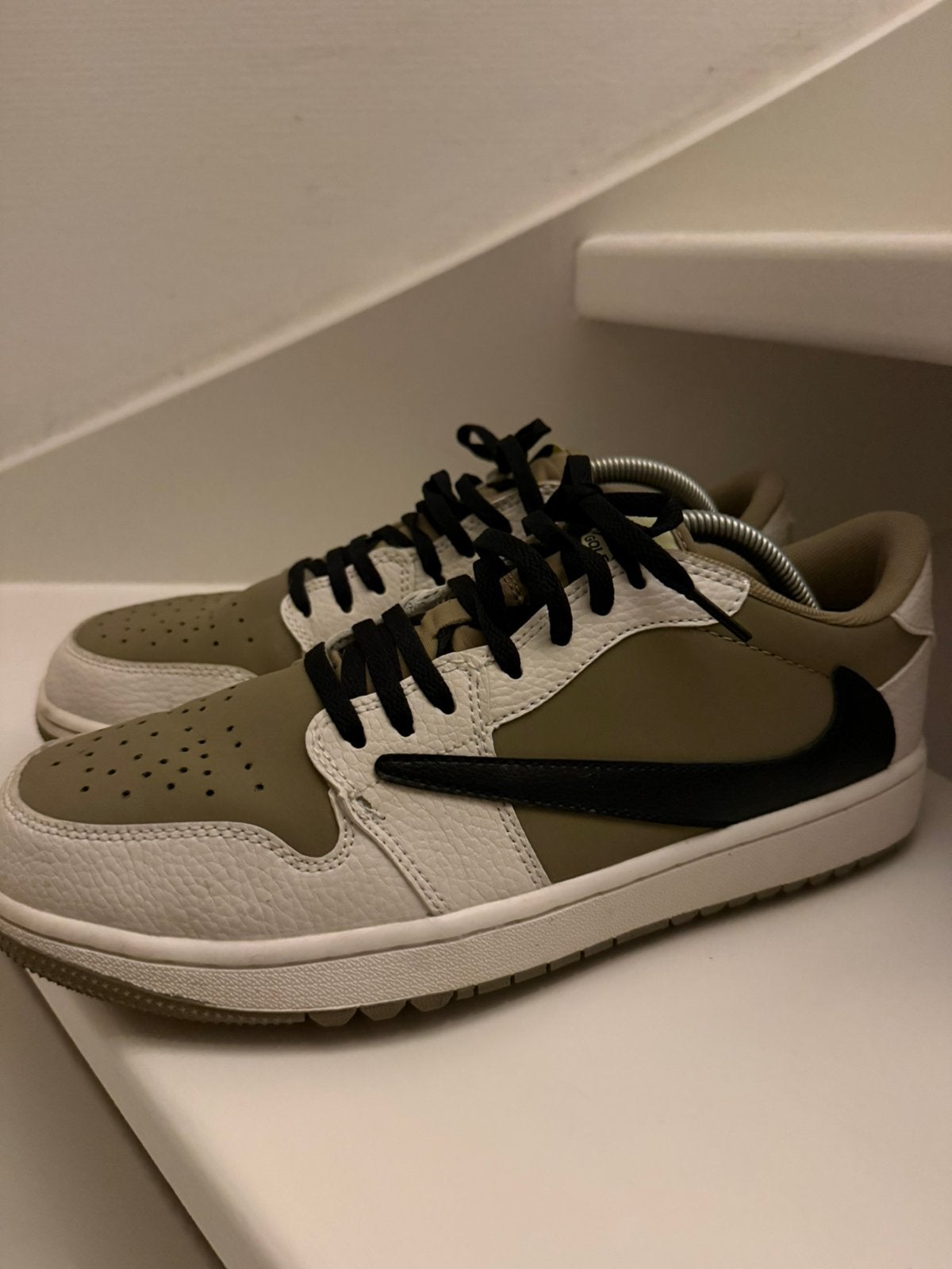 Nike Jordan Travis Scott maat 43, Ophalen of Verzenden, Zo goed als nieuw, Sneakers of Gympen