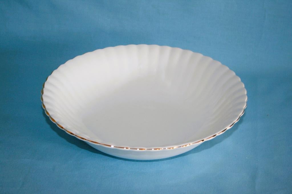 Royal Albert " Val D'or " Groenteschaal - NIEUW, Nieuw, Nieuw, Ophalen of Verzenden, Schaal of Schalen