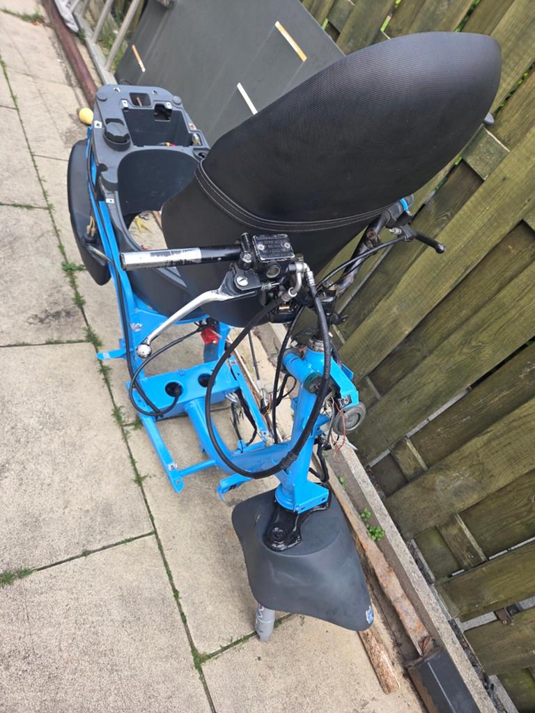 Piaggio Zip 2000 Frame, baby blauw gepoedercoat, Fietsen en Brommers, Ophalen of Verzenden, Gebruikt