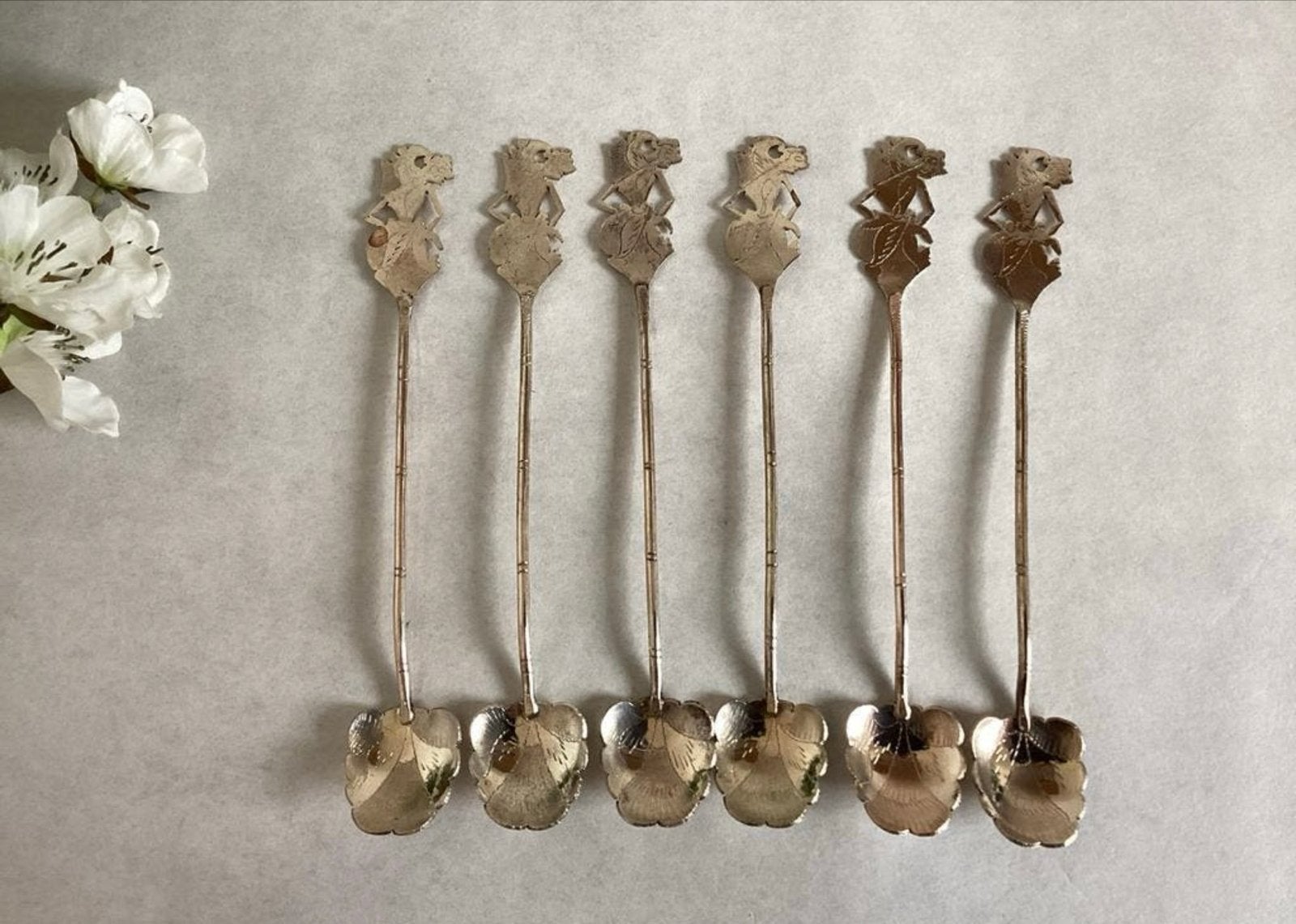 6 Vintage zilverkleurige Indonesische Wajang lepeltjes, Ophalen of Verzenden