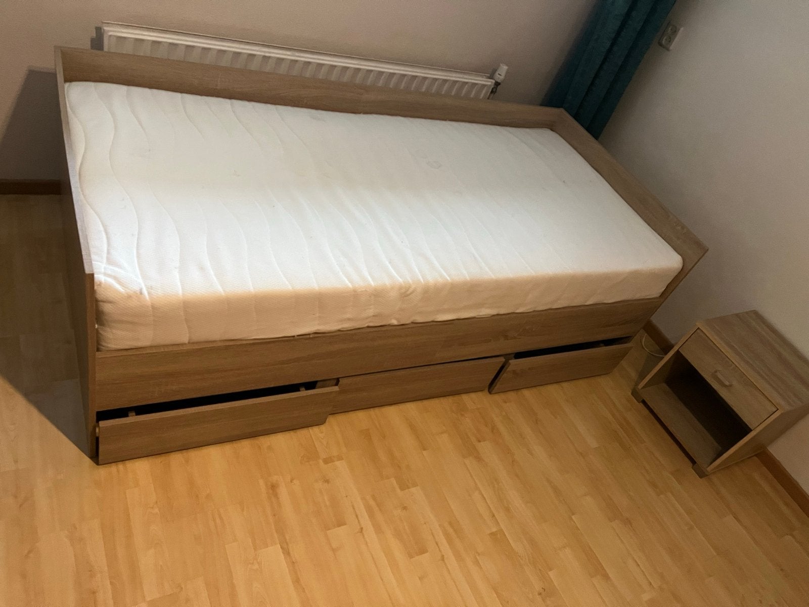 Eenpersoonsbed met lades en nachtkastje, Gebruikt, 90 cm, Eenpersoons, Bruin