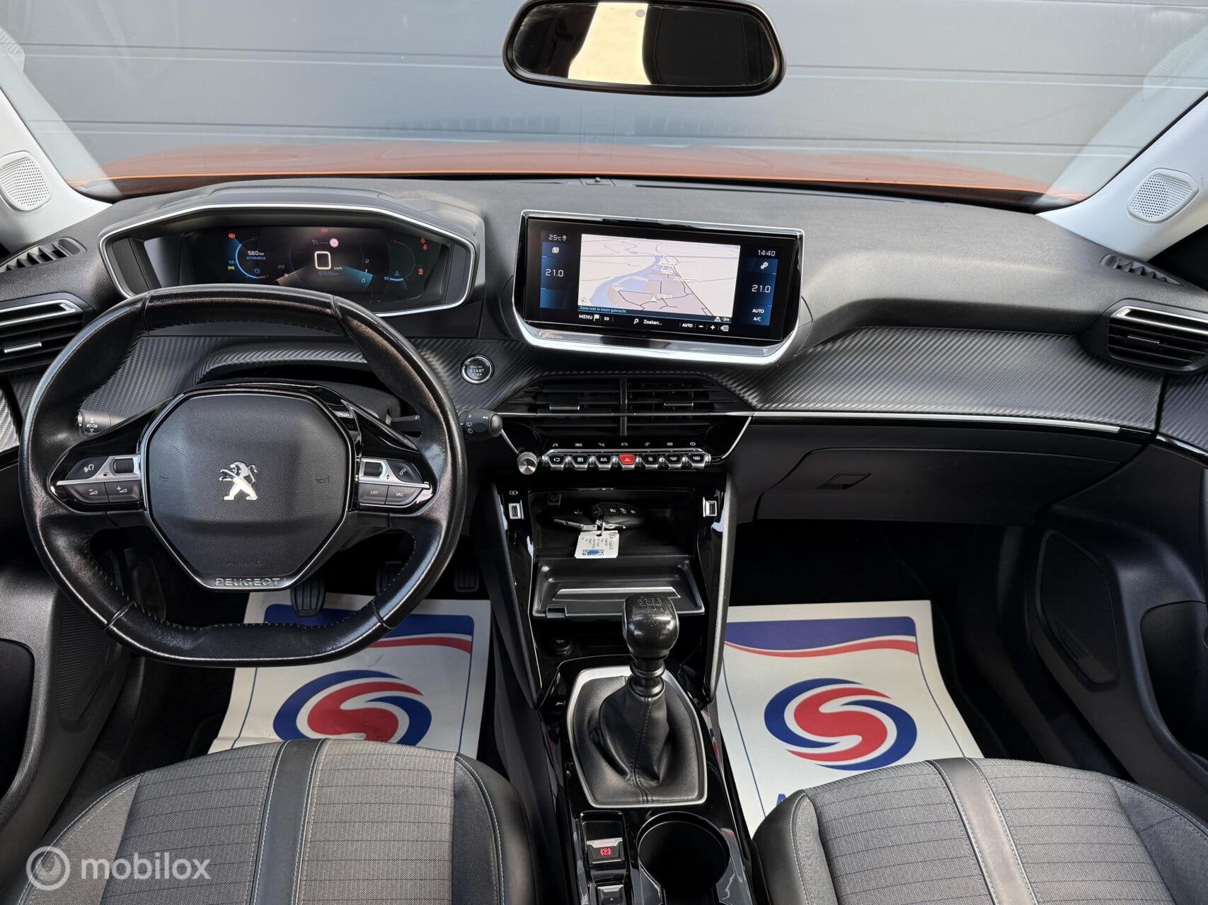 Peugeot 2008 1.2 PureTech Allure Pack Camera CarPlay 17inch, Auto's, Peugeot, Parkeersensor, 101 pk, Gebruikt, Euro 6