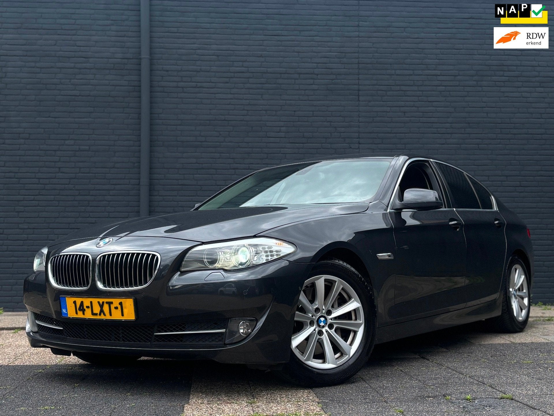 BMW 5-serie 528i High Executive | Leder | Stoelverwarming |, Euro 5, Achterwielaandrijving, Gebruikt, 2000 kg