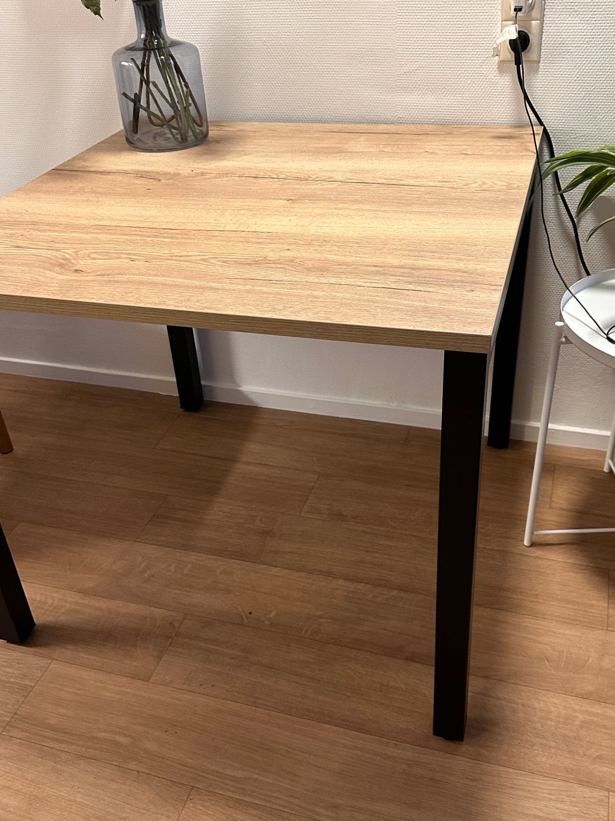 eettafel/bureautafel met houtlook blad. 90x90 cm, Huis en Inrichting, Ophalen, Vierkant, Tot twee personen, 50 tot 100 cm