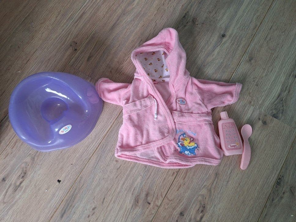 Baby Born accessoires: badjas, potje en flesje, Ophalen of Verzenden, Zo goed als nieuw, Babypop