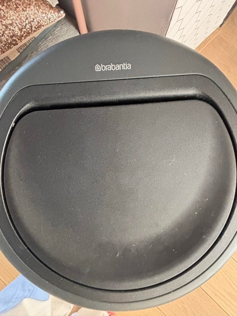 Brabantia prullenbak met deksel - Zo goed als nieuw, Ophalen, Kunststof, 50 tot 75 cm, 20 tot 30 liter