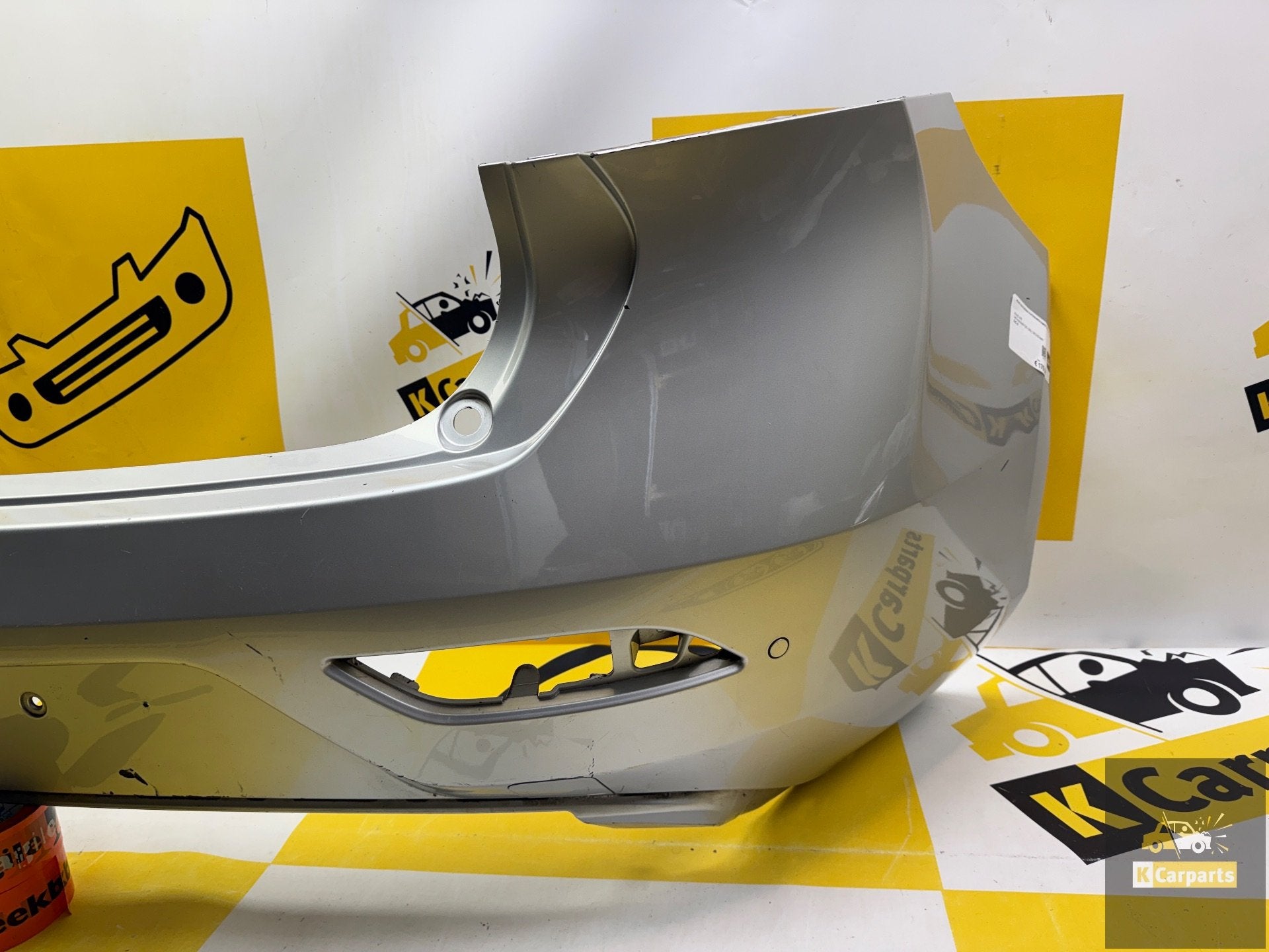 Volvo V40 R-Design Achterbumper Bumper 4xPDC Origineel!, Gebruikt, Gunnar Engellaus vag 8
405 31  Gothenburg, SE, Info@volvocars.com
