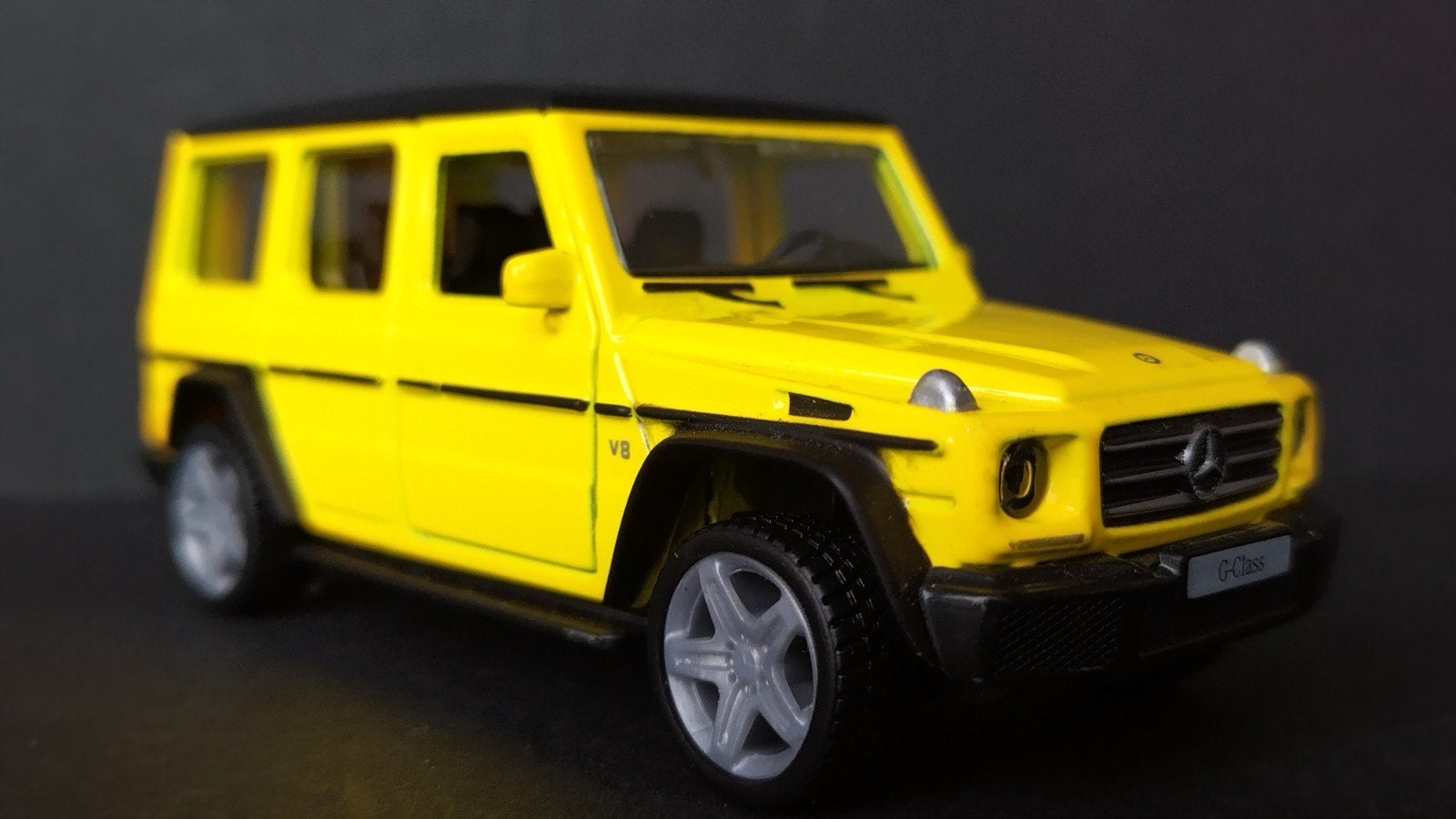 Mercedes Benz G Klasse yellow 1:43 Maisto Pol, Hobby en Vrije tijd, Auto, Verzenden, Nieuw, .