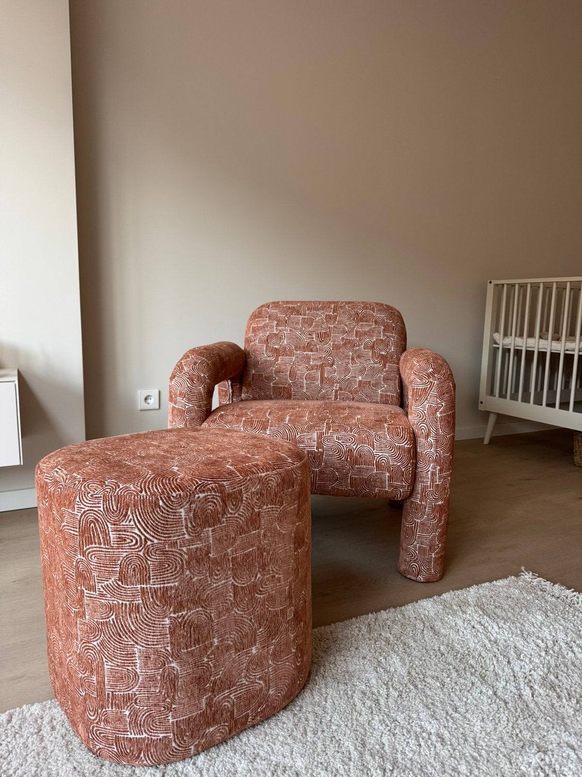 Fauteuil en poef WOOOD, Ophalen, Zo goed als nieuw, Rond, 50 tot 75 cm