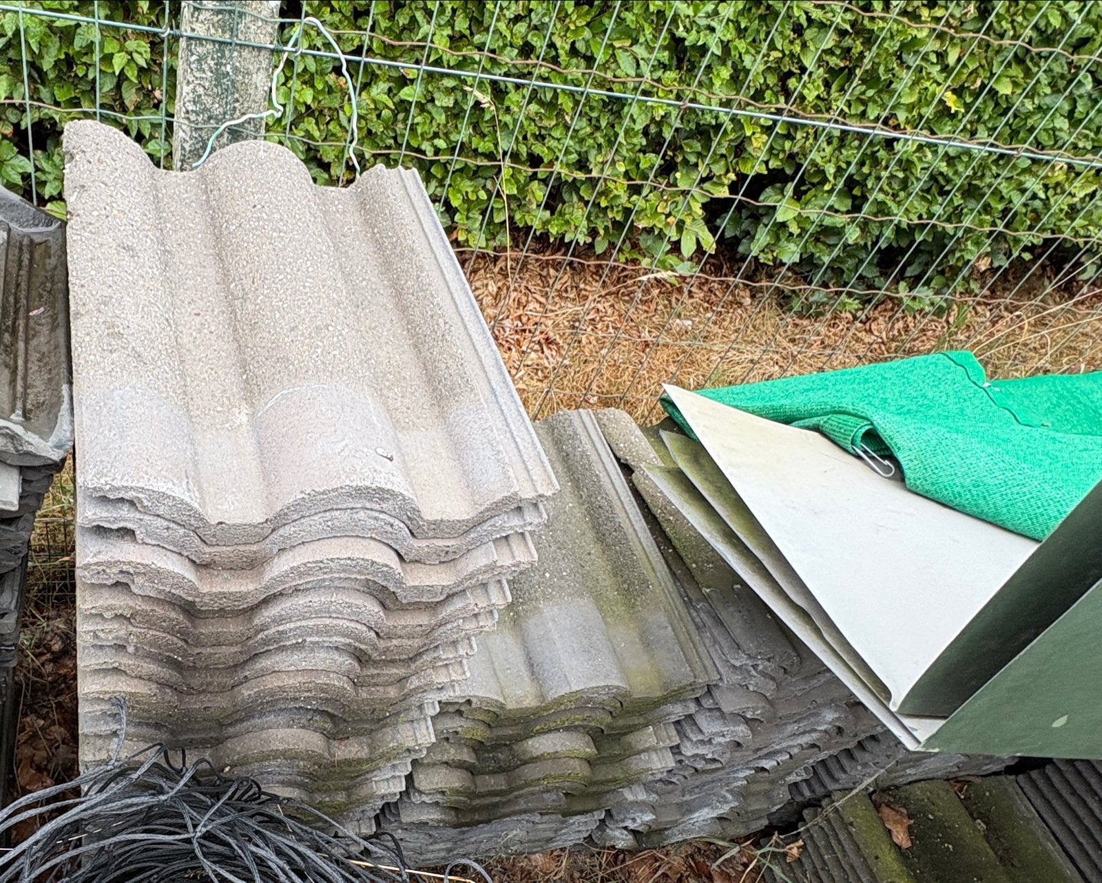 Betonpannen - +/- 300 stuks, Ophalen, Gebruikt, Steen of Klei, 15 m² of meer