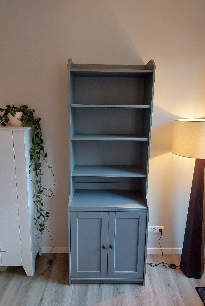 Hoge Kast met 2 deuren (IKEA Hauga), Ophalen, Met deur(en), 50 tot 100 cm, Zo goed als nieuw