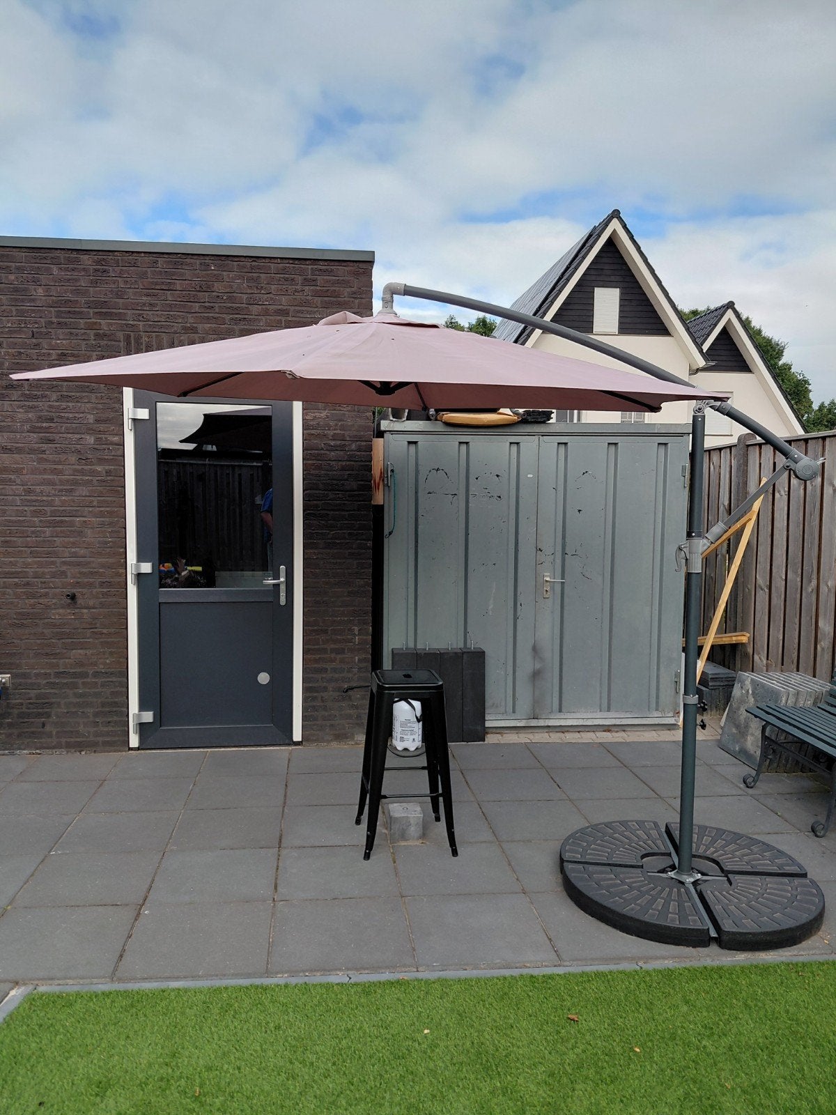 parasol met watertanks als voet, Tuin en Terras, Tuinhuizen, Ophalen, Zo goed als nieuw, Overige typen, Zonder ramen