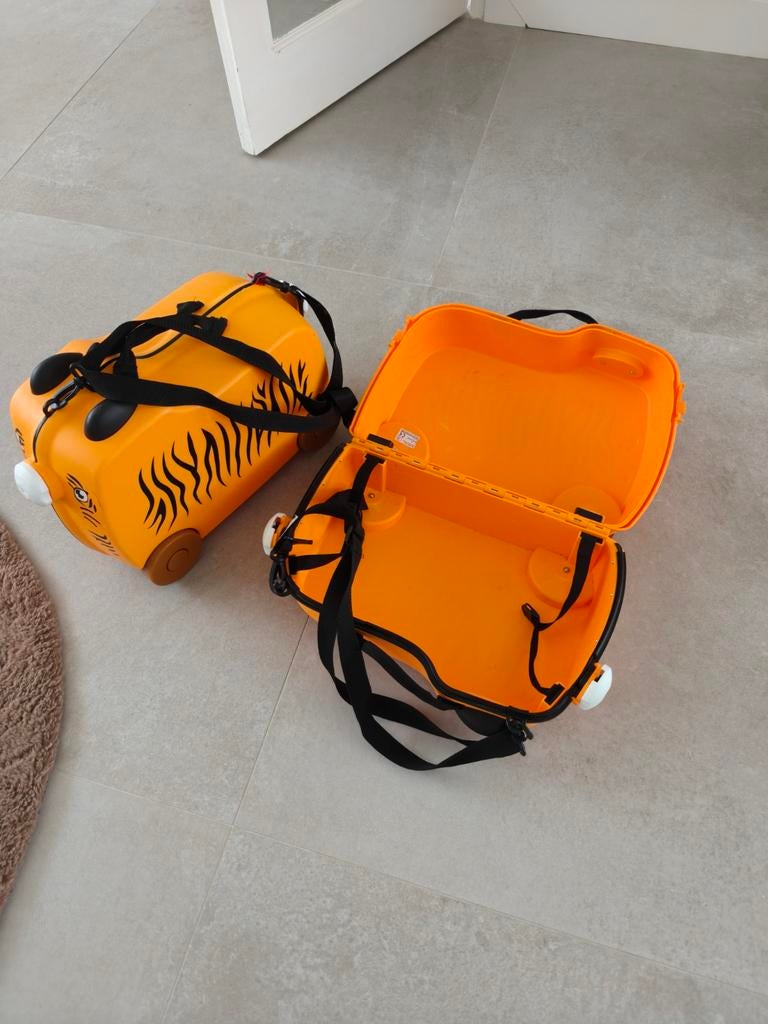 2x Kinderkoffer Tijger - Handbagage Koffer op Wieltjes, Wieltjes, Gebruikt, Hard kunststof, Minder dan 50 cm