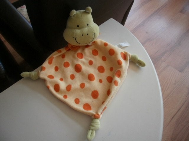 Evora kikker/nijlpaard met oranje stippen  3 groene punten, Kikker, Nieuw, Ophalen of Verzenden, Middelgroot (20 tot 80 cm)