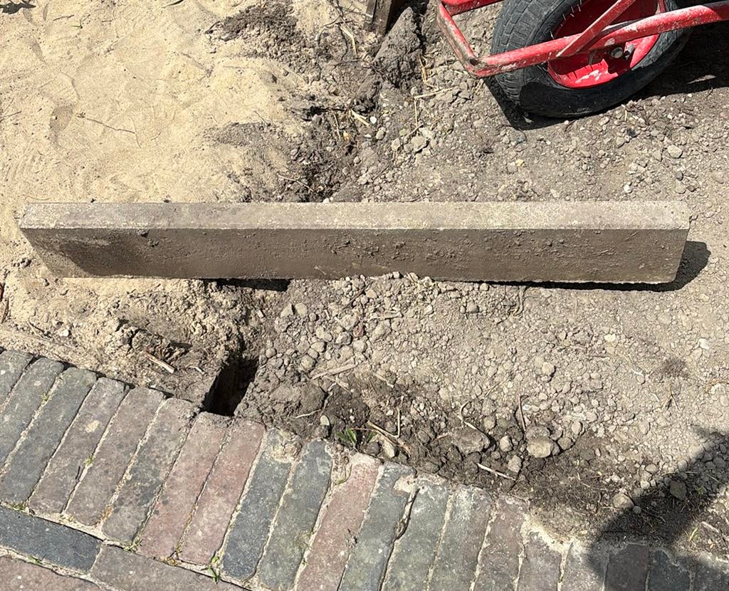 Trottoirbanden opsluitbanden 8 stuks, Tuin en Terras, Tegels en Klinkers, Ophalen, Overige typen, Zo goed als nieuw, Minder dan 5 m²