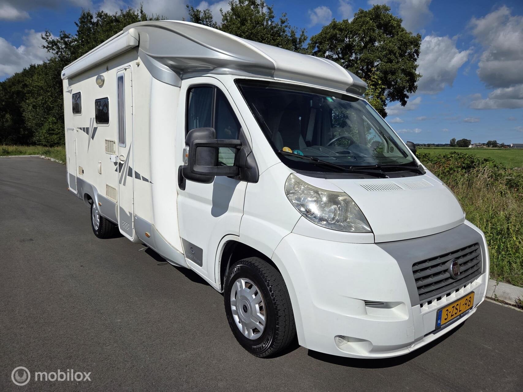 Giottiline THERRY T32 enkele bedden ☆131PK EURO4, SOLAR☆, Caravans en Kamperen, Campers, Overige merken, 6 tot 7 meter, Bedrijf
