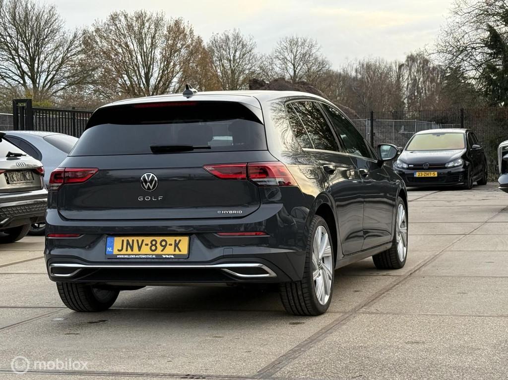 Volkswagen Golf 1.4 eHybrid 204PK 18'inch-ACC-Memory-Massage, Adaptive Cruise Control, 4 cilinders, Plug-in hybride, Zilver of Grijs