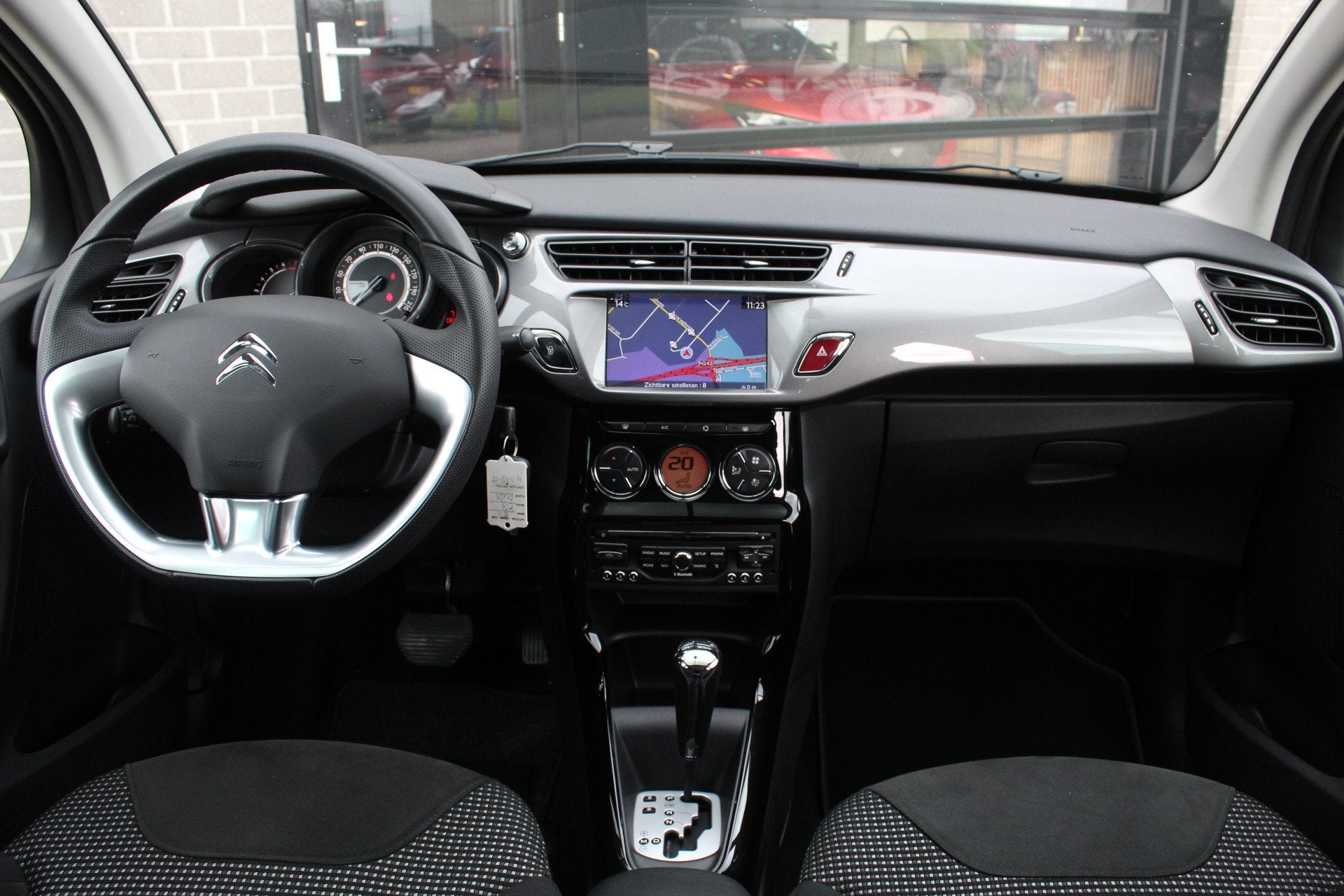 Citroën C3 1.6 VTi Exclusive / Navigatie / Camera / N.A.P., Auto's, Euro 5, Gebruikt, 4 cilinders, Met garantie (alle)