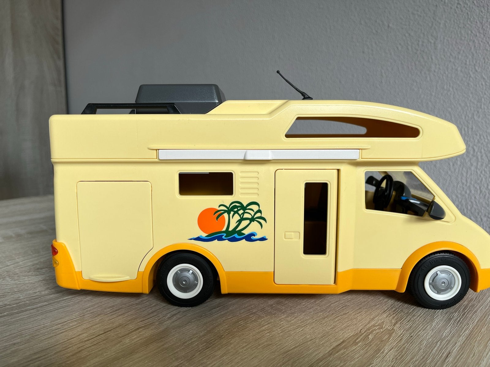 Playmobil Camper 3647 met accessoires en figuren, Complete set, Voertuig, Ophalen of Verzenden, Summer fun