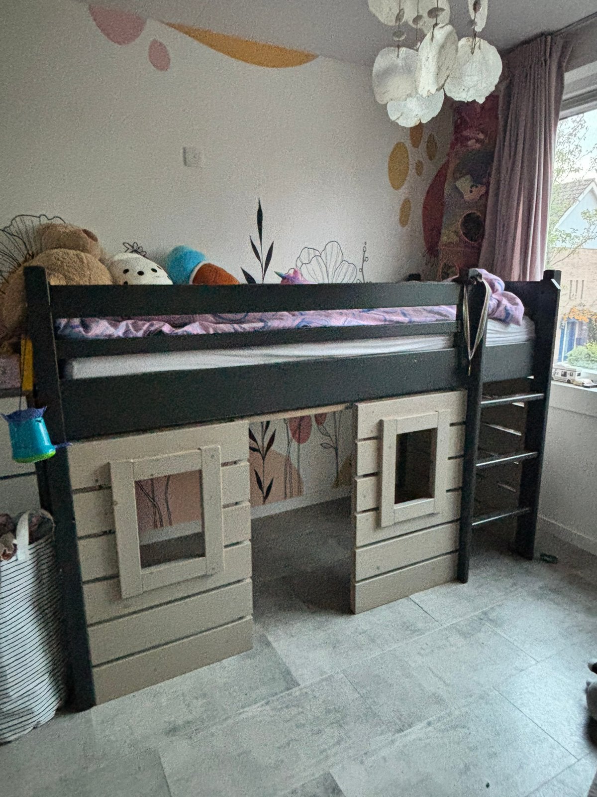 Alta Half hoogslaper met huisje, Kinderen en Baby's, Kinderkamer | Stapelbedden en Hoogslapers, Ophalen, Gebruikt, Halfhoogslaper