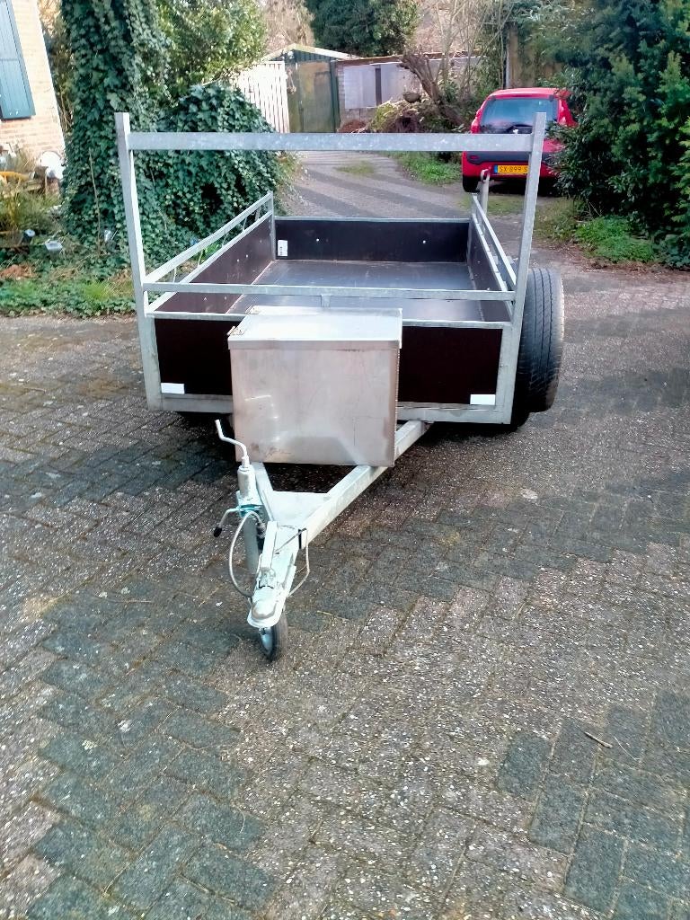 Rvs gereedschap kist aanhanger, Ophalen