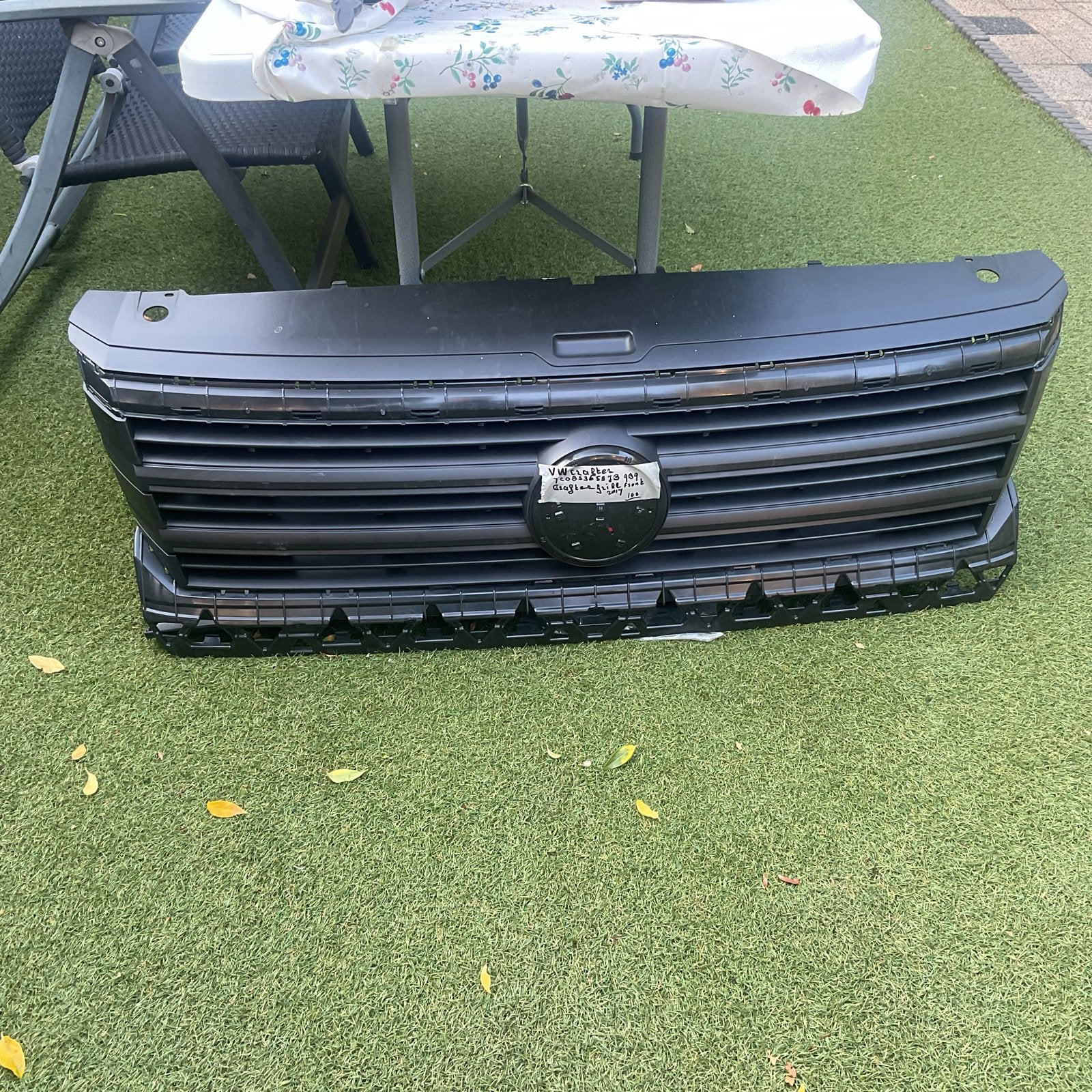 VW Crafter Grill Front 2017 - 7C0853653J 9B9, Auto-onderdelen, Ophalen, Gebruikt, Bumper, Volkswagen