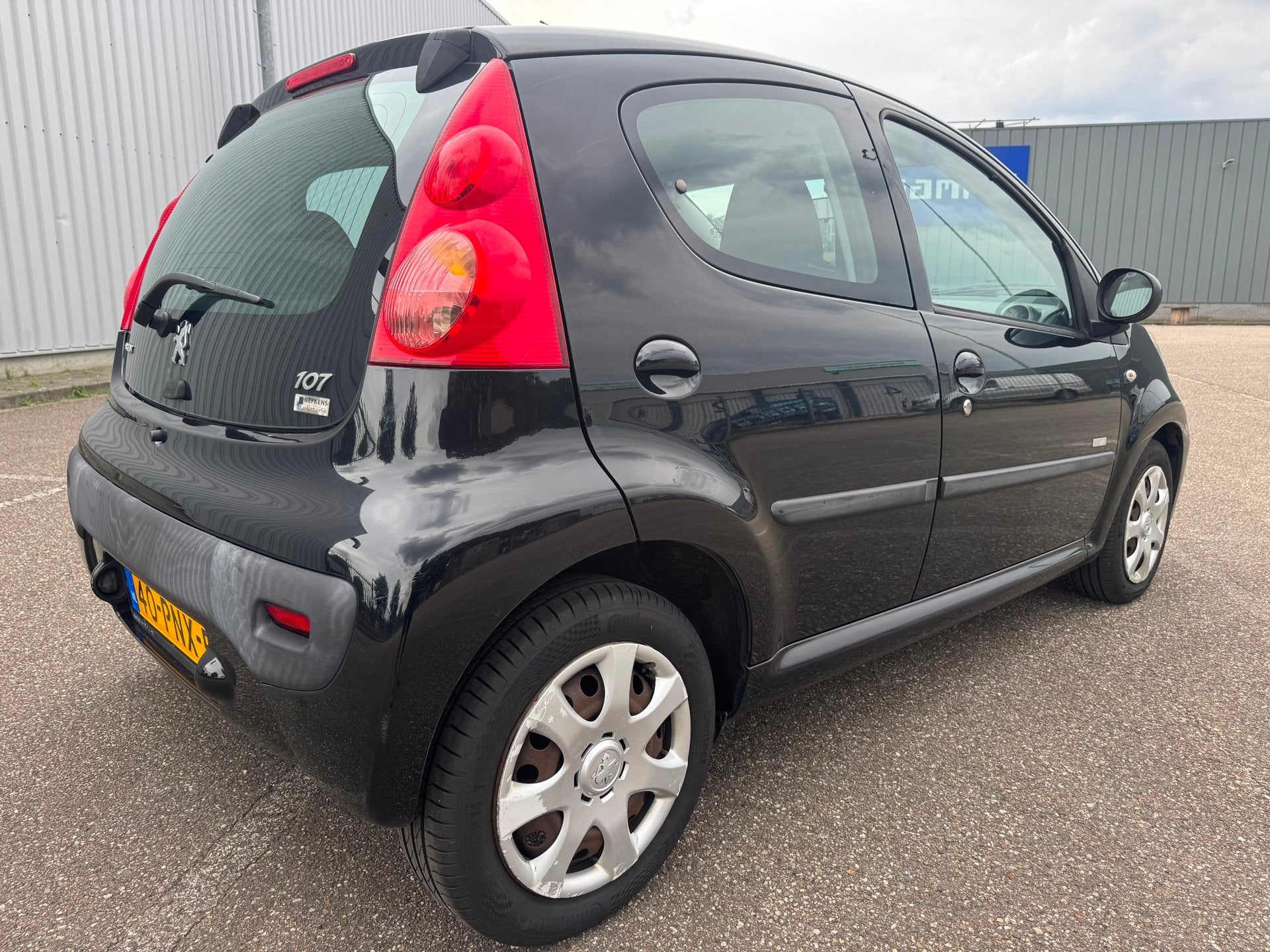 Peugeot 107 1.0-12V Millesim 2011 airco 5d, Voorwielaandrijving, Euro 5, Gebruikt, 4 stoelen