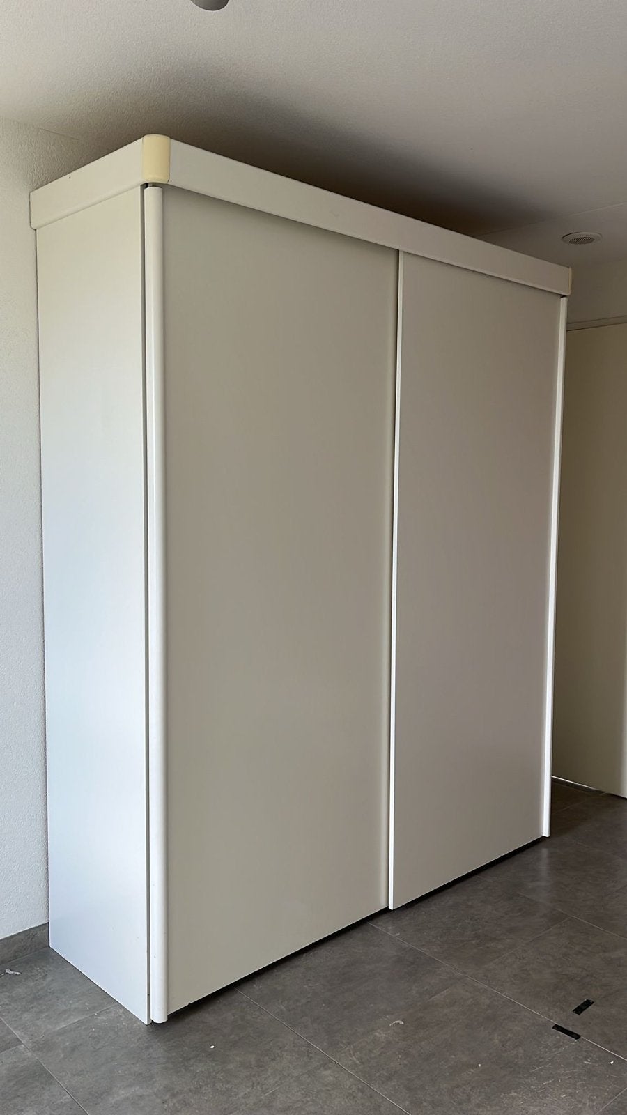 Ruime kledingkast met schuifdeuren - 195x244x66 cm. Zsm weg, Ophalen, Gebruikt, 200 cm of meer, 150 tot 200 cm