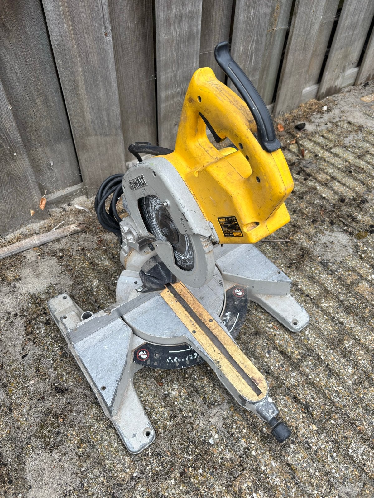 DeWalt Afkortzaag, Doe-het-zelf en Verbouw, Gereedschap | Zaagmachines, Ophalen, Gebruikt, 70 mm of meer, Afkortzaag