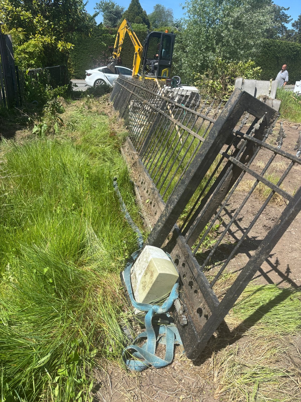 Smeedijzeren toegangspoort hek - 10m, motor defect, Tuin en Terras, Tuinhekken en Hekwerk, Ophalen, Met poort, Gebruikt, Sierhekwerk