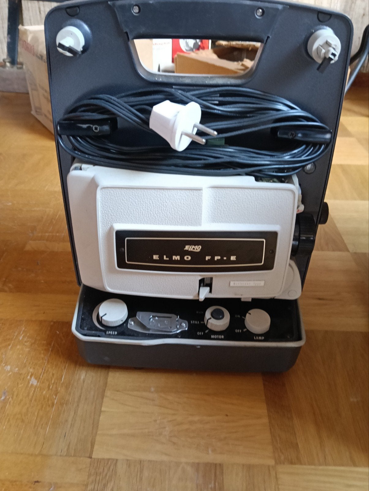 Elmo FP-E 8mm Dual Projector - Vintage Filmprojector, Ophalen of Verzenden, Gebruikt, Met scherm