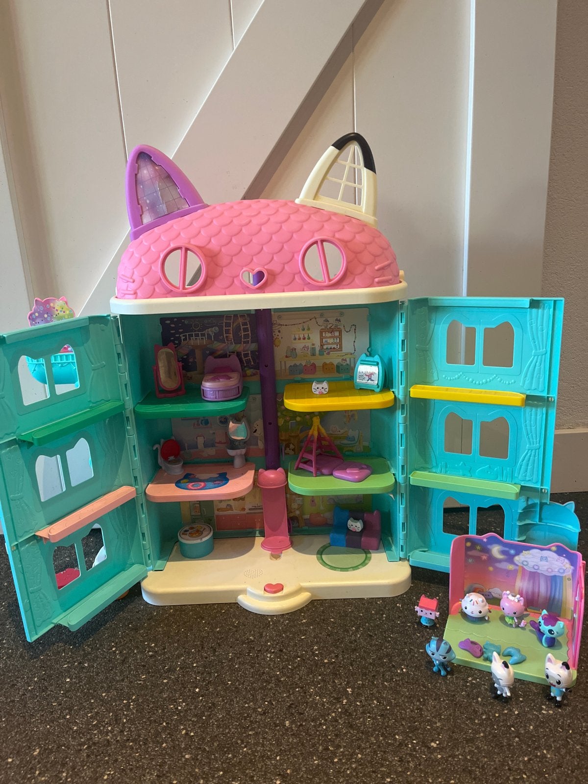 Gabby's Poppenhuis met Geluid en Accessoires, Ophalen of Verzenden, Zo goed als nieuw, Poppenhuis