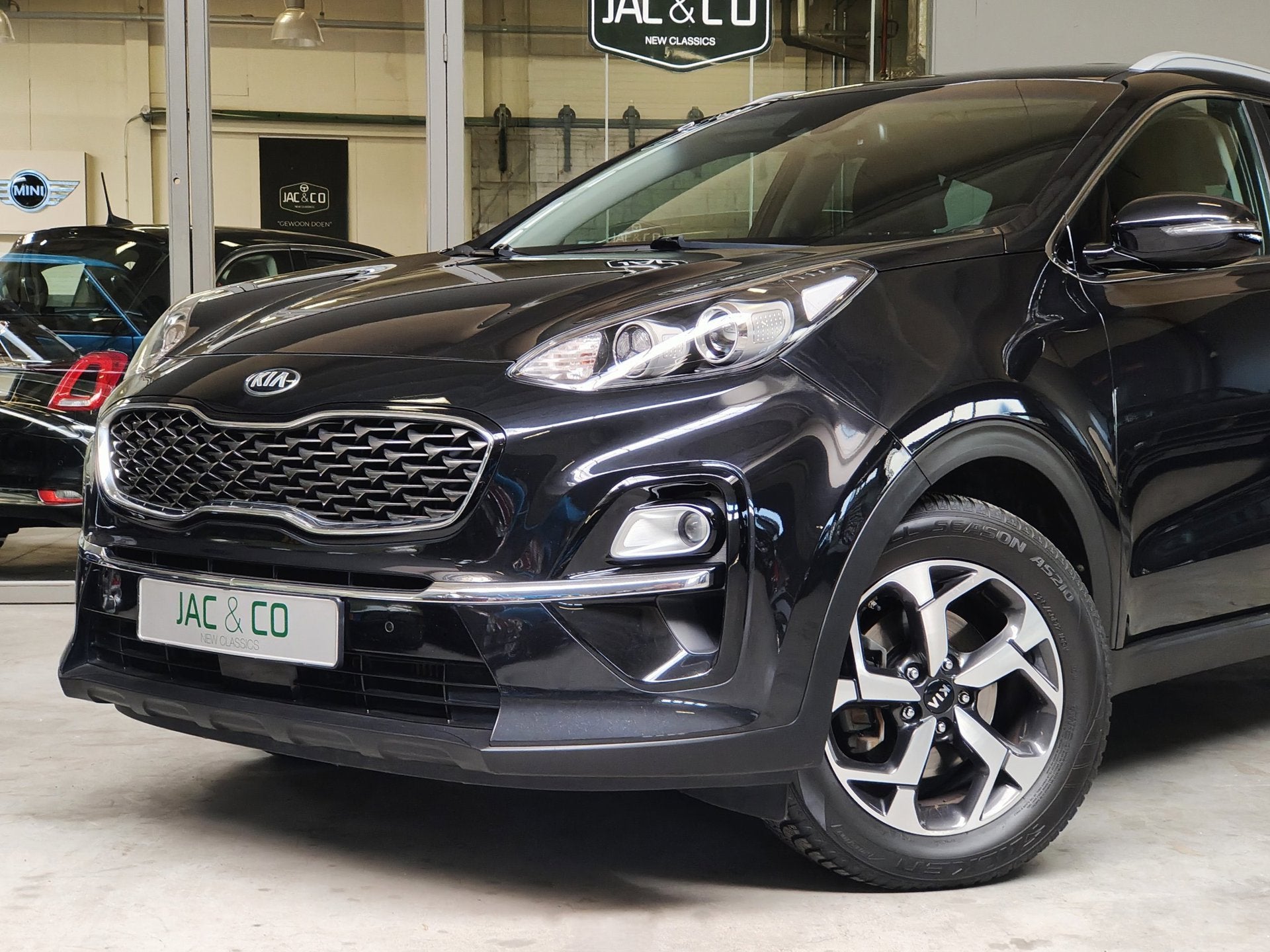 Kia SPORTAGE 1.6 T-GDI DynamicLine (€16790,- ex BTW) Apple, Auto's, Gebruikt, 4 cilinders, Automatische klimaatregeling, Zwart