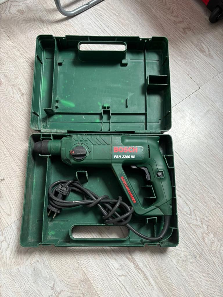 Bosch Klopboormachine PBH 2200 RE met koffer, Doe-het-zelf en Verbouw, Gereedschap | Boormachines, Ophalen