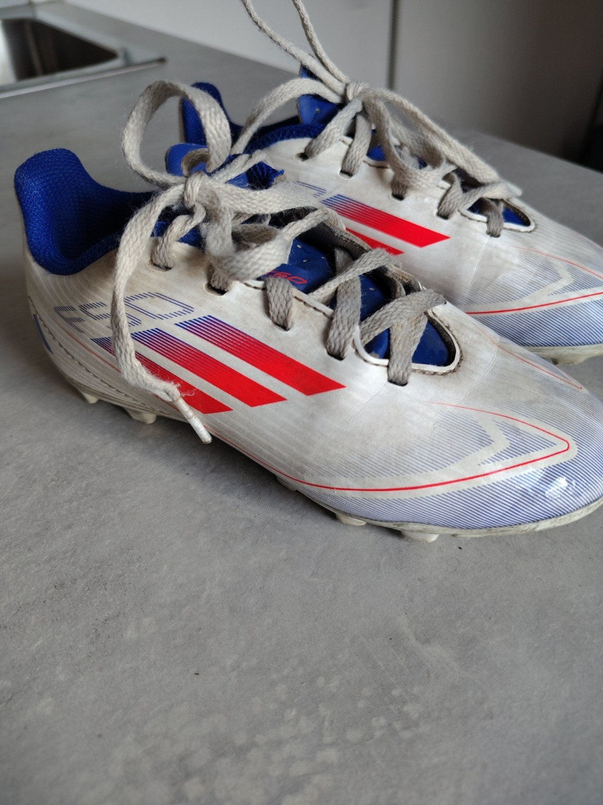 Adidas F50 Voetbalschoenen - Maat 29, Maat XS of kleiner, Ophalen of Verzenden, Gebruikt, Schoenen