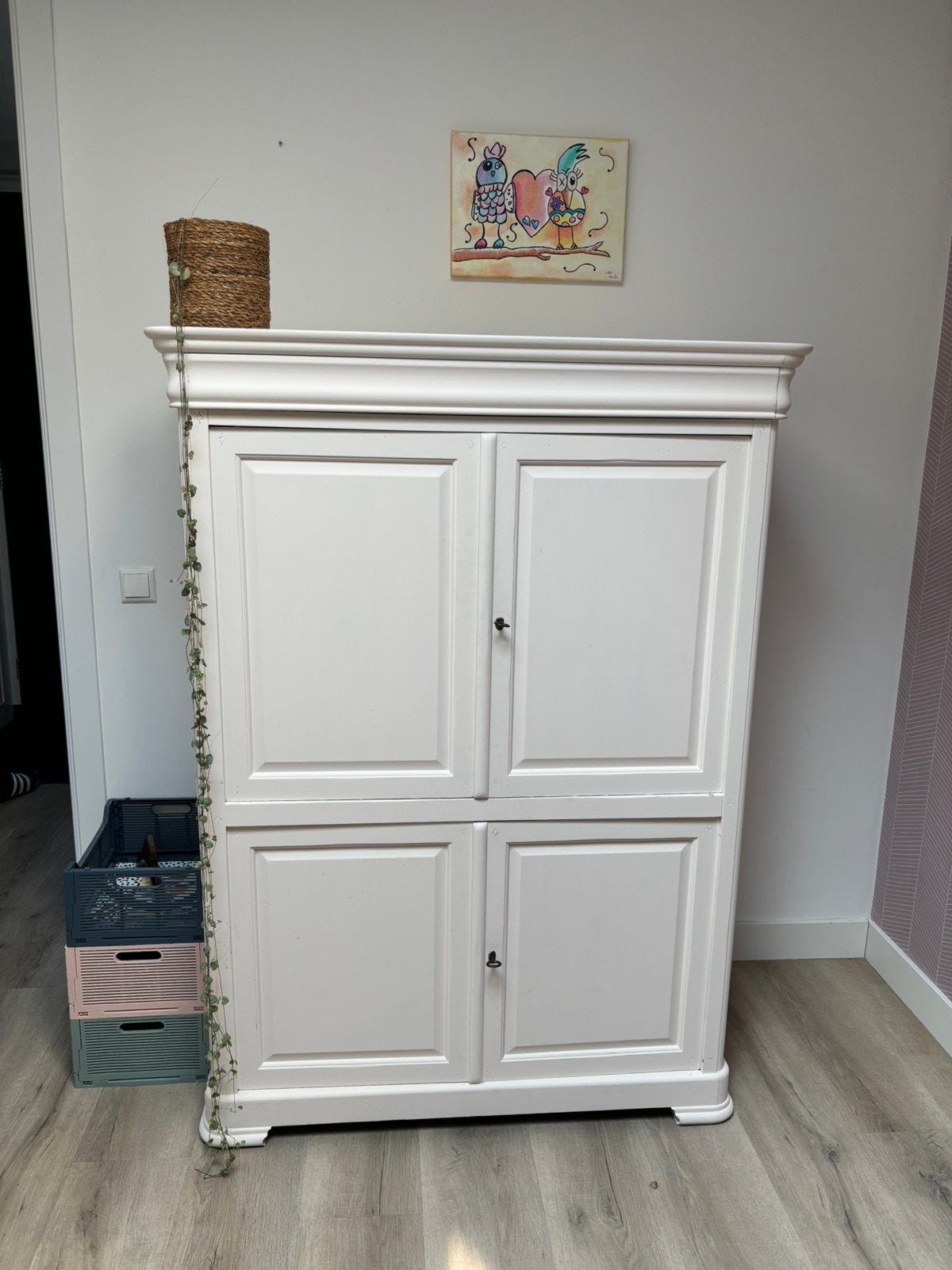 Kast hout, mat wit/zachtroze geschilderd, Antiek en Kunst, Antiek | Meubels | Kasten, Ophalen