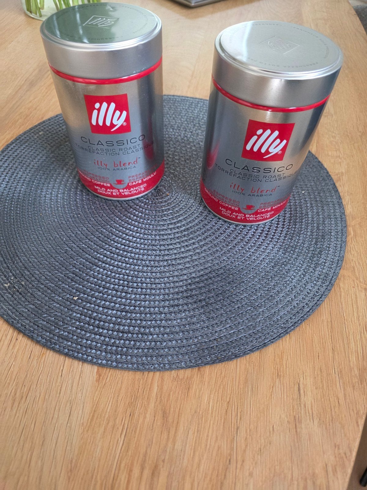 illy gemalen koffie 2 blikken 250 gram, Ophalen of Verzenden